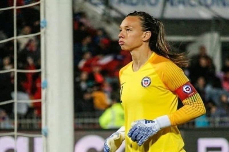La mejor futbolista chilena de todos los tiempos registra 104 partidos con La Roja.