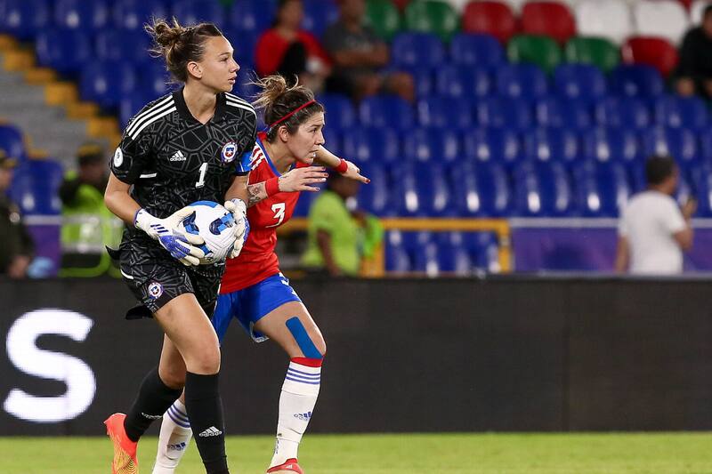 Chile disputará su opción de acceder al Mundial Femenino 2023 esta noche en Nueva Zelandia.