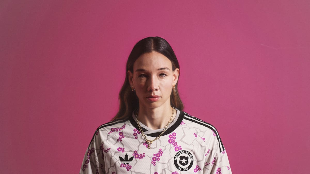 “Una reina de Chile”: En Francia destacan a Tiane Endler como imagen de marca del fútbol femenino