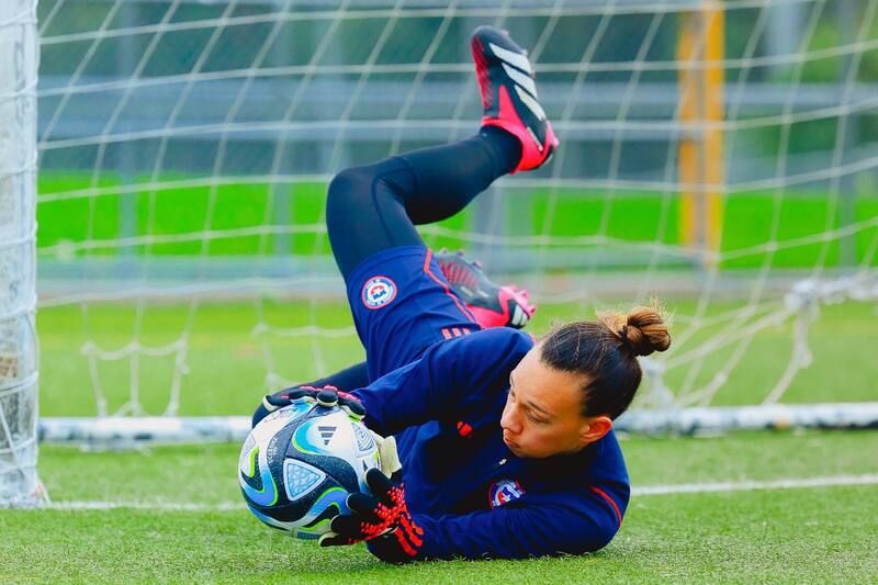 Christiane Endler fue la primera "Europea" en sumarse a los trabajos de la Selección.