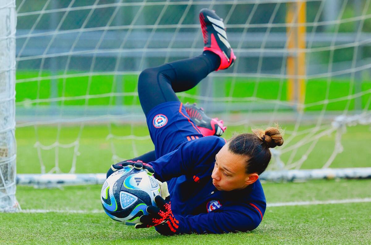 La Roja Femenina por fin entrena con plantel completo tras los problemas que generó el Ciclón Gabrielle
