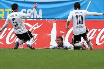 El incómodo momento que vivió ex jugador de Colo Colo en Perú: le salieron con clásico rival