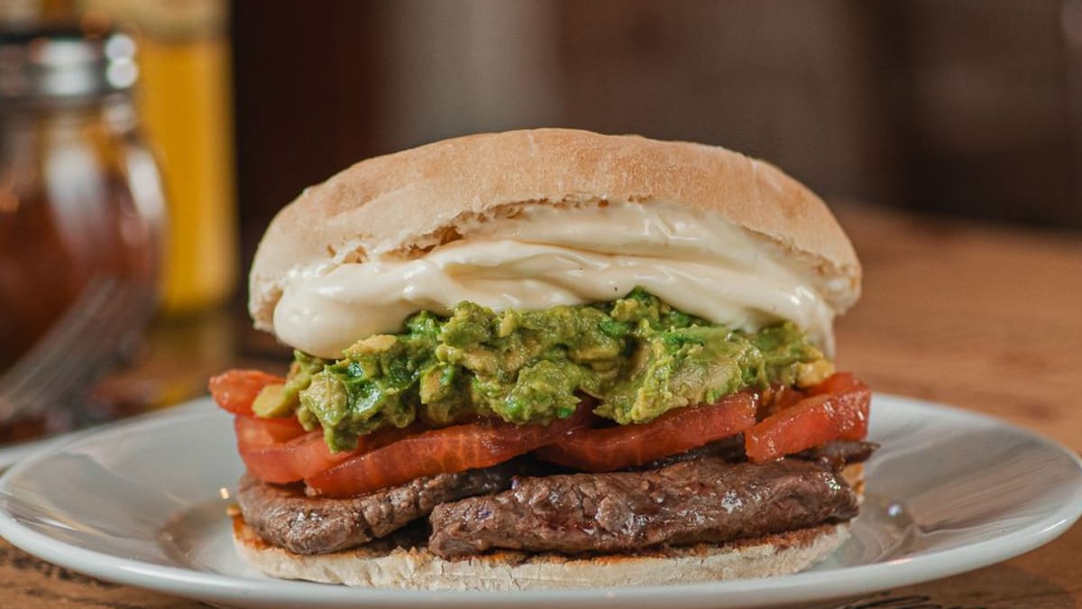 Los mejores lugares de Santiago para comer churrascos: 3 históricos locales para visitar