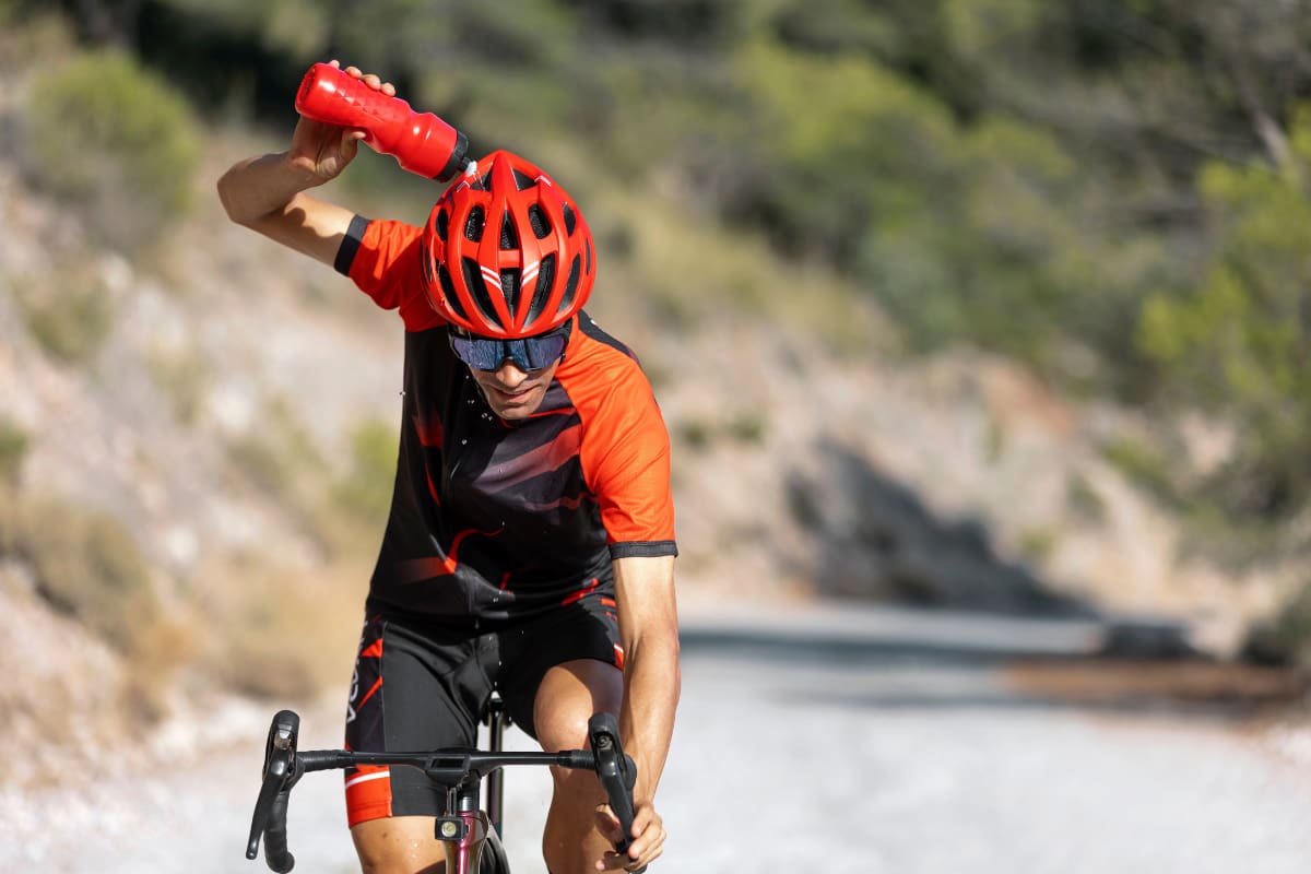 Debido a las altas temperaturas, hay algunas precauciones que debes tener para practicar deportes durante este verano.