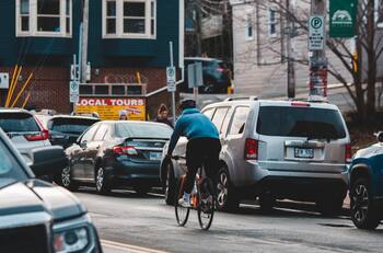 Multas de hasta $100.0000 para CICLISTAS que incurran en estas malas prácticas