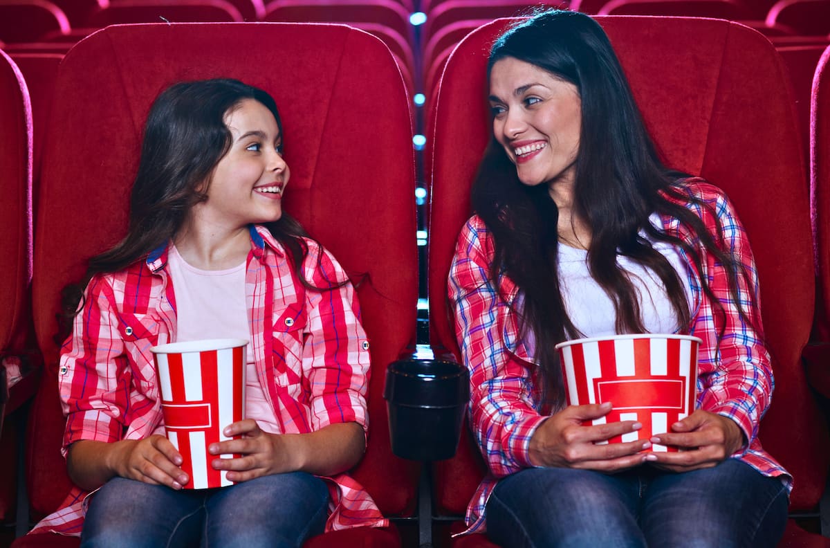 ¿Sin panorama para celebrar a mamá? Ciclo de cine gratuito llega como la solución en Santiago