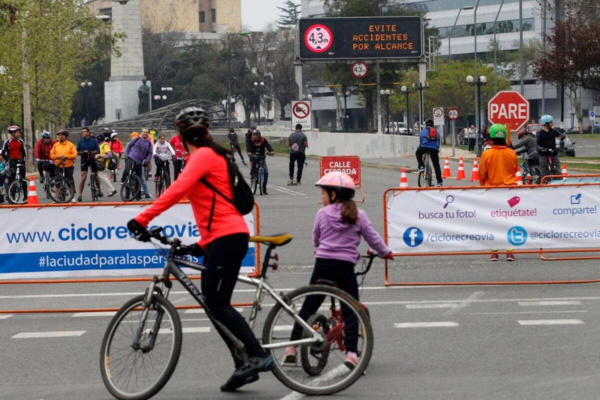 Revisa cómo acceder a la página para ver las ciclovías.
Christian Iglesias/Aton Chile