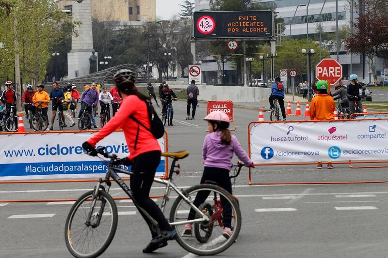 Revisa cómo acceder a la página para ver las ciclovías.
Christian Iglesias/Aton Chile
