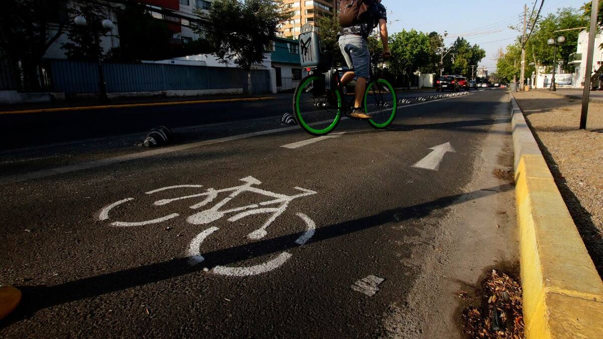 ¿Vas en bicicleta a todas partes? Conoce la página para ver que ciclovías existen en la Región Metropolitana