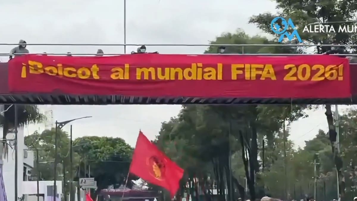 VIDEO | Protestantes bloquean acceso al estadio donde se jugará el duelo inaugural del Mundial