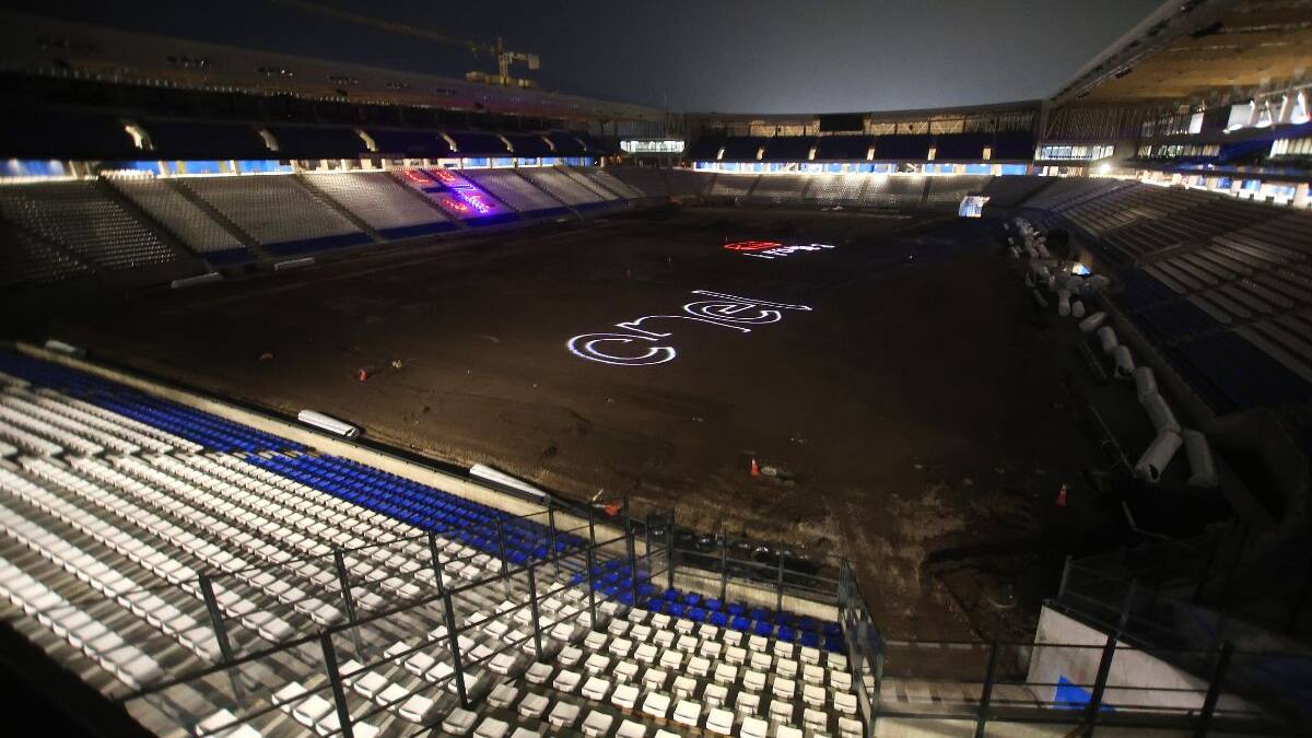 “De noche luce espectacular”: En la UC destacan revolucionario aspecto del Claro Arena