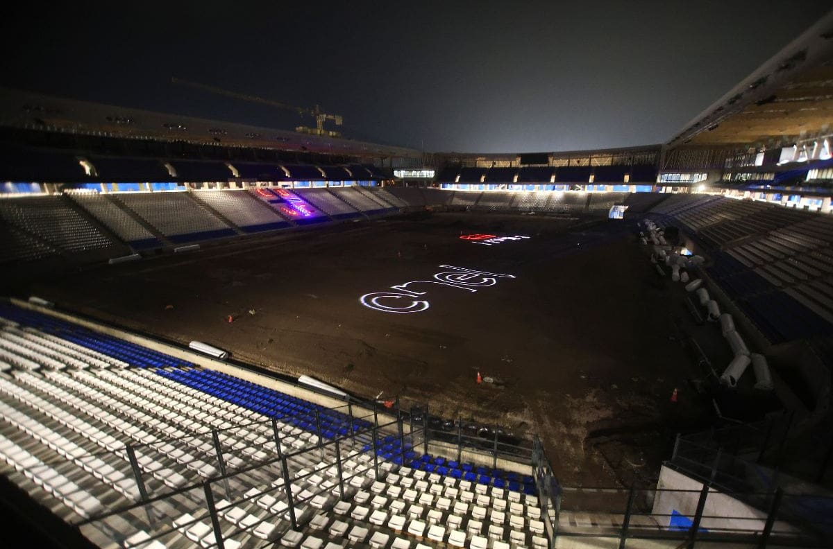“De noche luce espectacular”: En la UC destacan revolucionario aspecto del Claro Arena