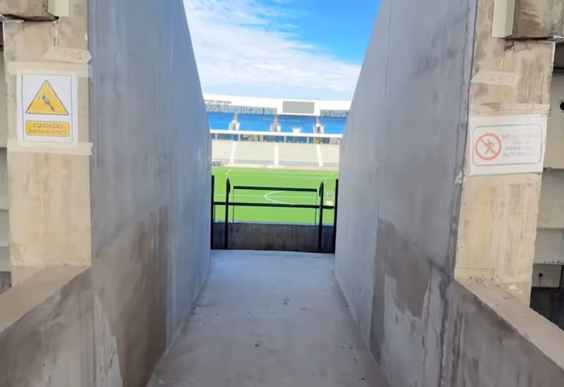 El estadio de la UC espera la luz verde para ser utilizado.