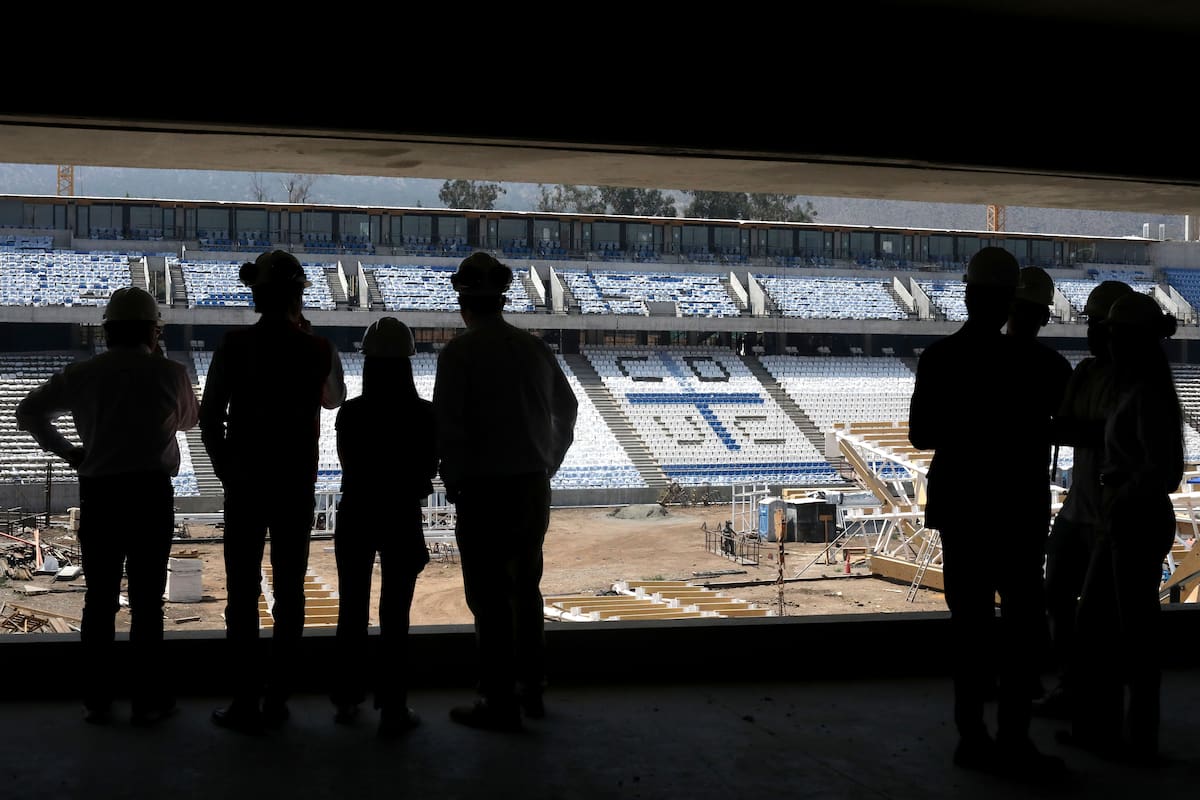 La UC continúa remodelando su estadio. Foto: Agencia Aton.