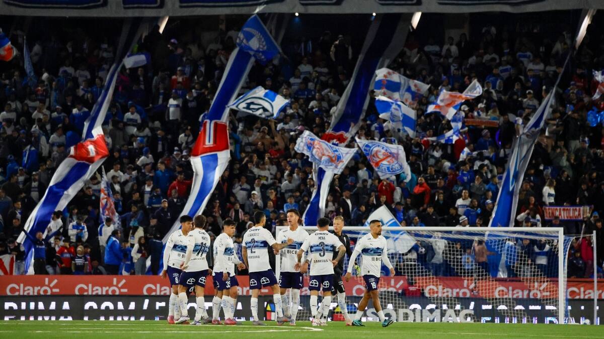 Se soban las manos: los millones de dólares que espera ganar cada año la UC gracias al Claro Arena