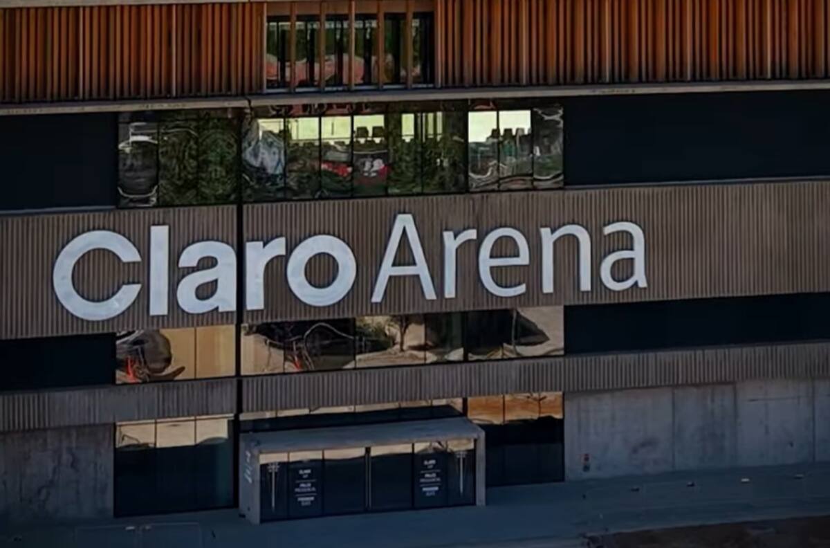 Con un ídolo de la UC: el High Perform Summit 2025 se toma el Claro Arena