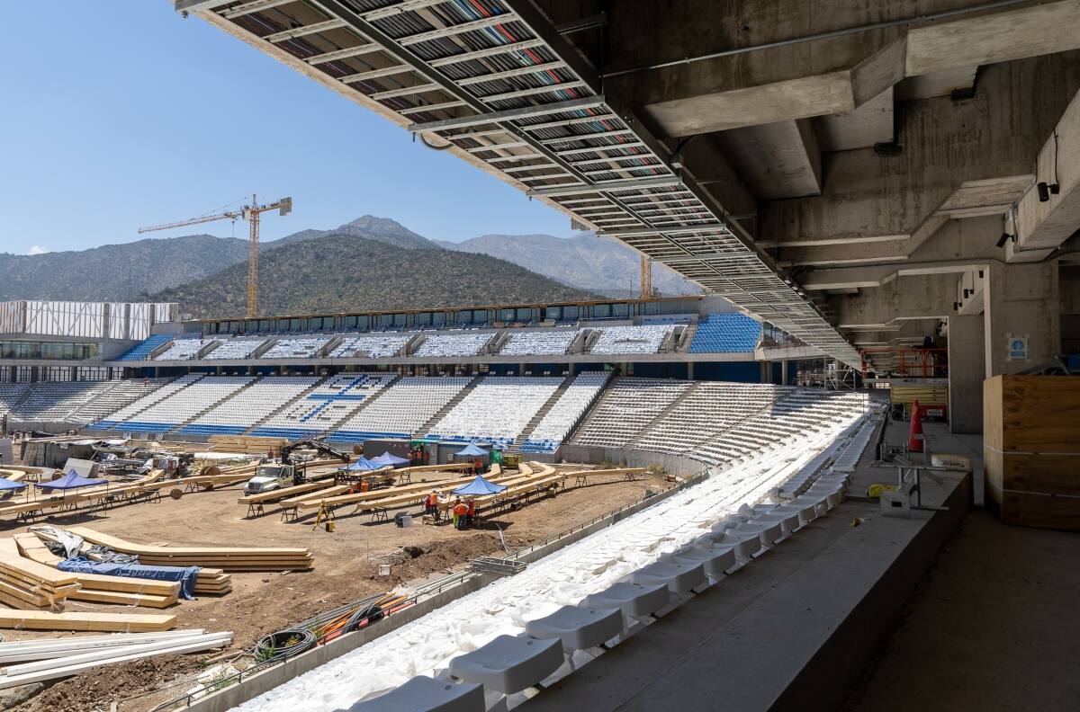 Rod Stewart se deja caer en el Claro Arena: ¿cuáles son las consecuencias para la UC?