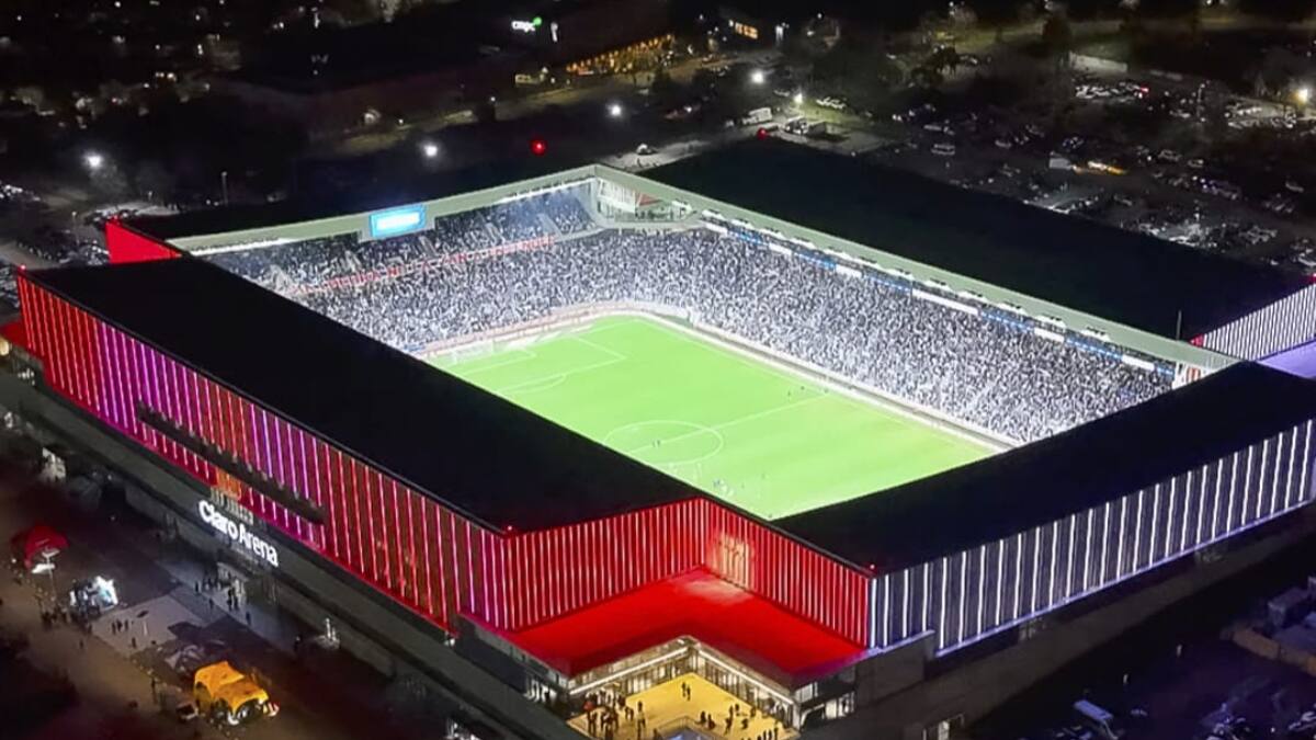 La nueva fortaleza de la UC: cuatro triunfos y un promedio que roza el lleno total en su Claro Arena