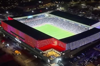 La nueva fortaleza de la UC: cuatro triunfos y un promedio que roza el lleno total en su Claro Arena