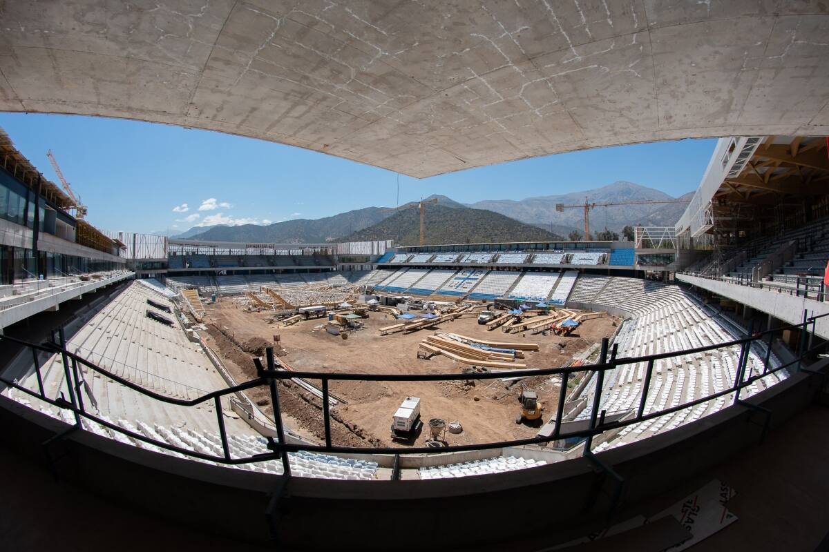 , el nuevo estadio de la UC. Foto: Felipe Escobedo.