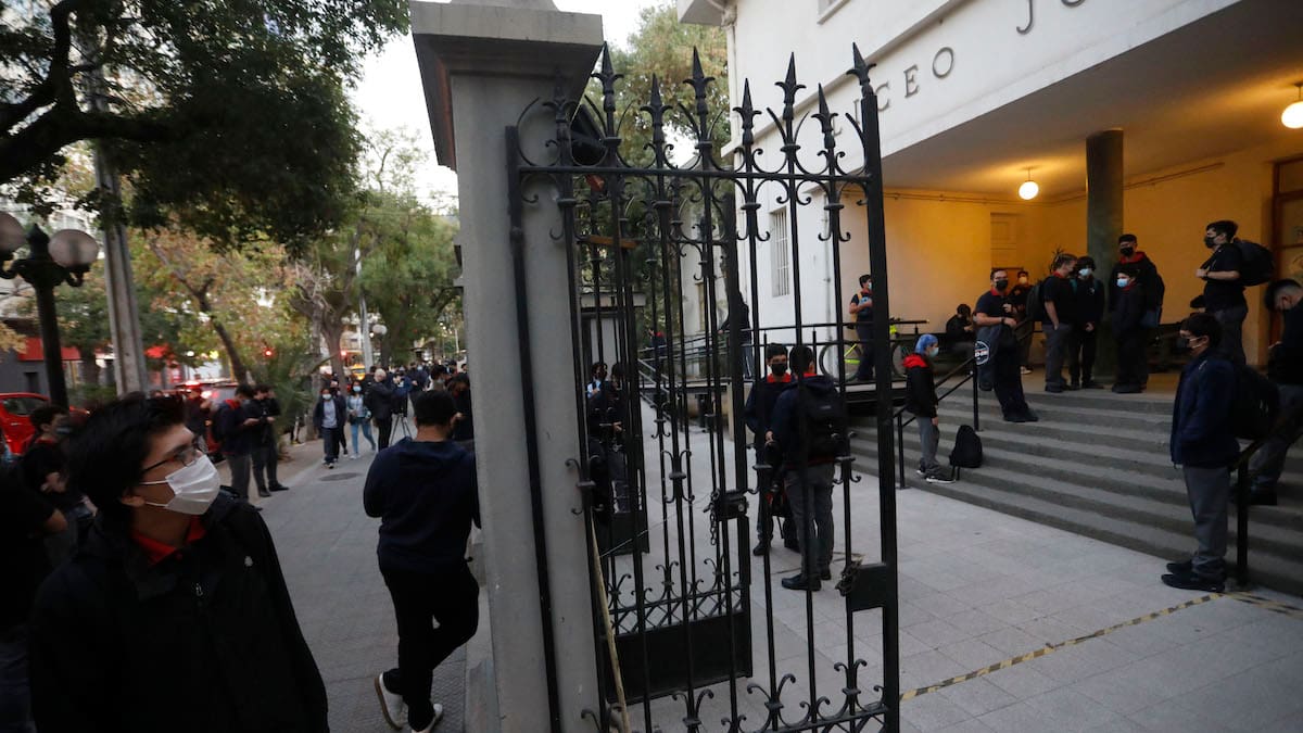 Suspensión de clases en la Región Metropolitana: en estas comunas no abrirán los colegios hoy, viernes 22 de agosto