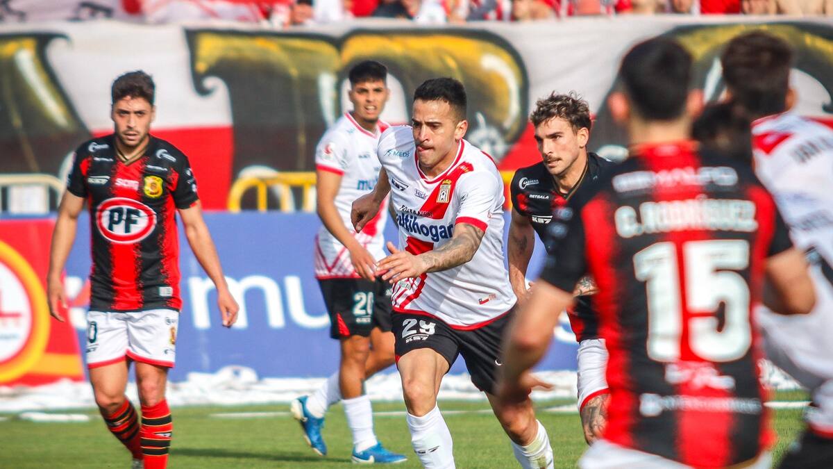 Alta tensión: el Clásico del fútbol chileno que puede provocar el despido de otro entrenador