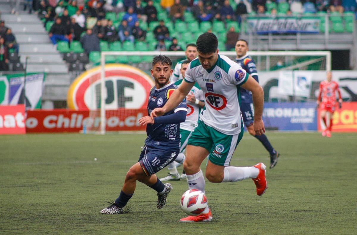 “Rivales solo en la cancha”: hacen llamado a la paz para Clásico del fútbol chileno