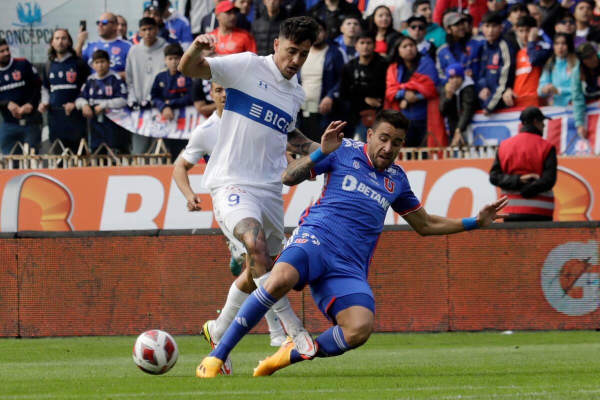 Duelo entre Universidad de Chile y Universidad Católica tiene fechas tentativas. Foto: Aton