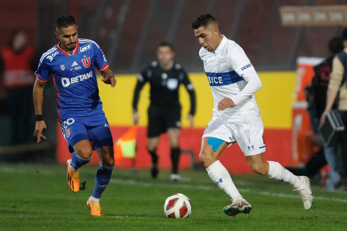 entre Universidad de Chile y Universidad Católica por la primera rueda del Campeonato Nacional. Agencia Aton