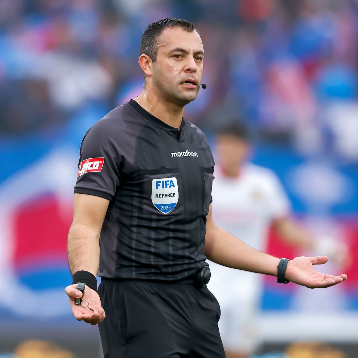 La UC ganó con él y la U sufrió polémico cobro en contra: el árbitro que dirigirá el Clásico Universitario