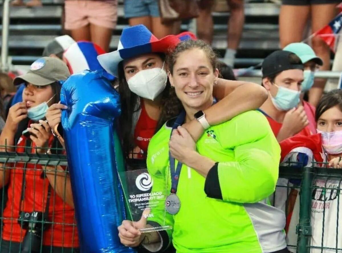 Las Diablitas, arquera del hockey césped