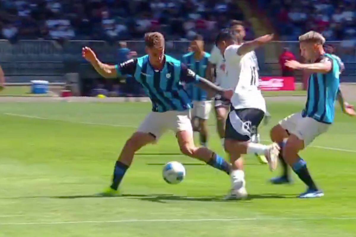 abrió la cuenta con un dudoso penal.
