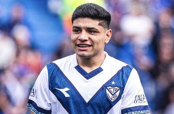 Refutan teoría de Aníbal Mosa en Colo Colo: “Aquino no está ni cerca de Gorosito y Acosta”