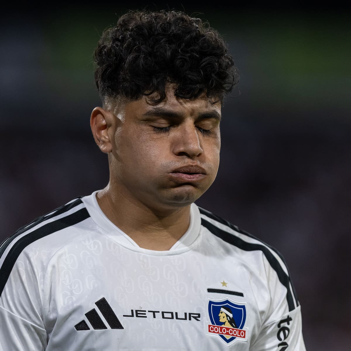 El futuro de Claudio Aquino en Colo-Colo pende de un hilo