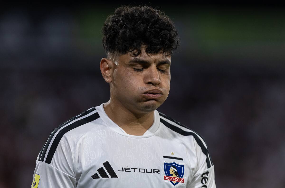 El futuro de Claudio Aquino en Colo-Colo pende de un hilo