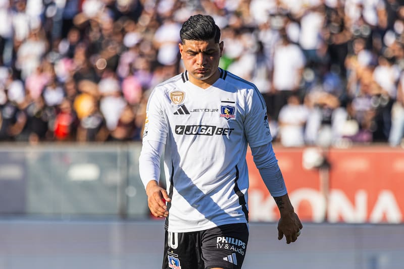 No ha podido repetir en Colo Colo su gran año con Vélez. Foto: Felipe Escobedo