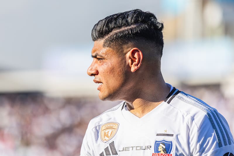 El volante no logra deslumbrar en Colo Colo y Jorge Contreras todavía le tiene una fe ciega. Foto: Felipe Escobedo