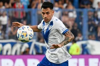 Encantó a todos: Claudio Baeza renovó con Vélez Sarsfield hasta 2027