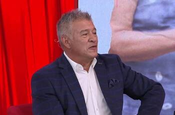 Claudio Borghi y el jugador que lo vuelve loco: “Me enamoré de mi mujer y de él”