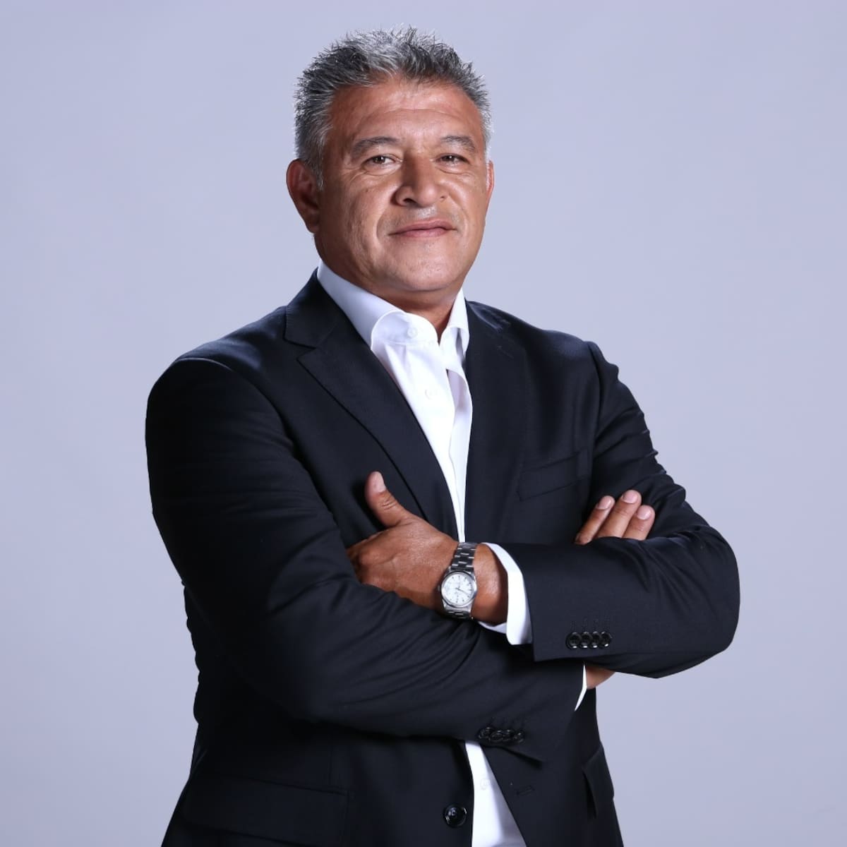 Claudio Borghi regresa a las transmisiones del fútbol chileno para el Clásico Universitario