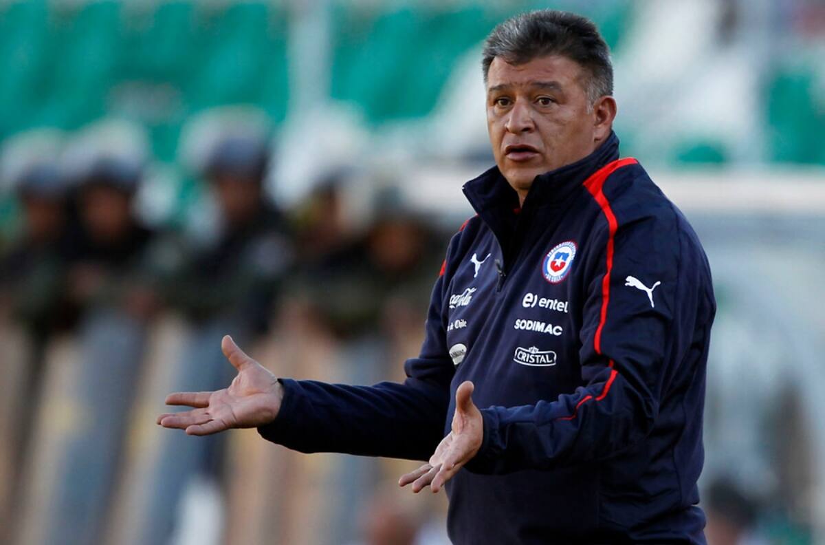 Claudio Borghi reveló que exfigura de la U se puso a llorar por decisión que tomó siendo DT de La Roja