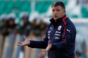 Claudio Borghi reveló que exfigura de la U se puso a llorar por decisión que tomó siendo DT de La Roja