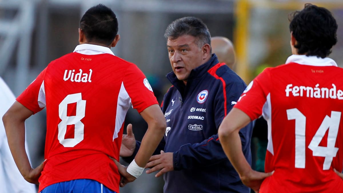 Claudio Borghi recordó su paso por La Roja: “Si perdía, lo hacía yo; pero si ganaba, era por lo que hizo Bielsa”