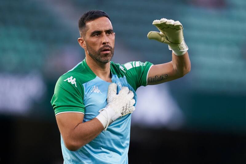 Claudio Bravo no tiene club desde su salida del Betis.