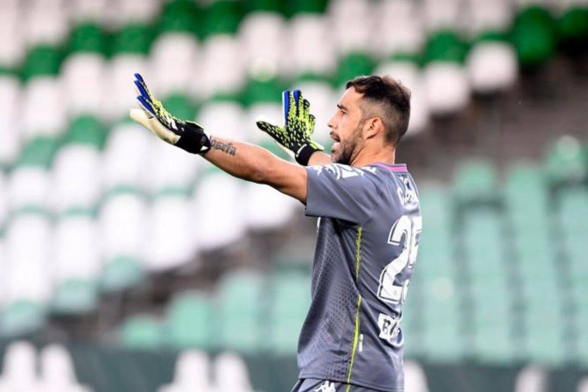 No será considerado en el nuevo plan que tiene el Betis en la portería.