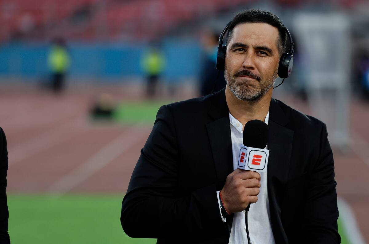 Claudio Bravo le pone la lápida a Lucas Assadi en la U: “Es una mala manera de salir de un club”