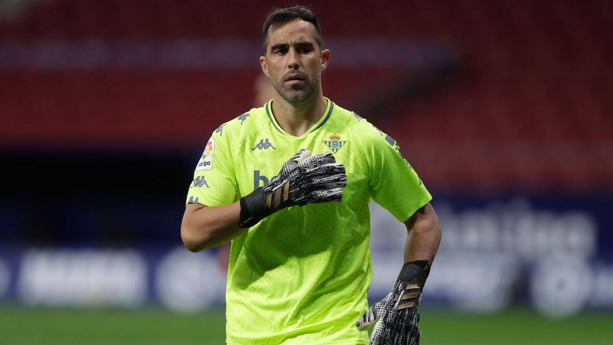 El portero podría acompañar a Ben Brereton en Villarreal.