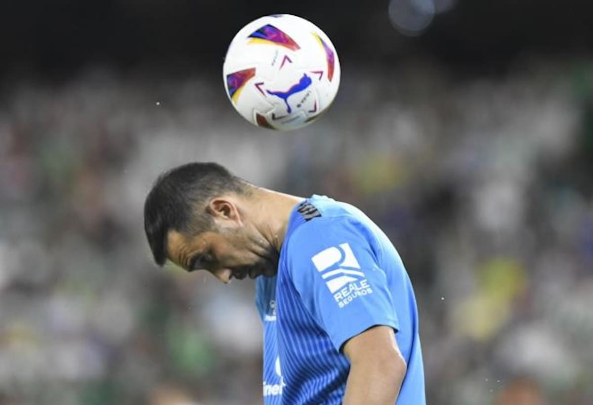 Claudio Bravo estará en la banca los últimos dos partidos del Betis con los que acabará su periplo en el club. (Foto: El Desmarque).