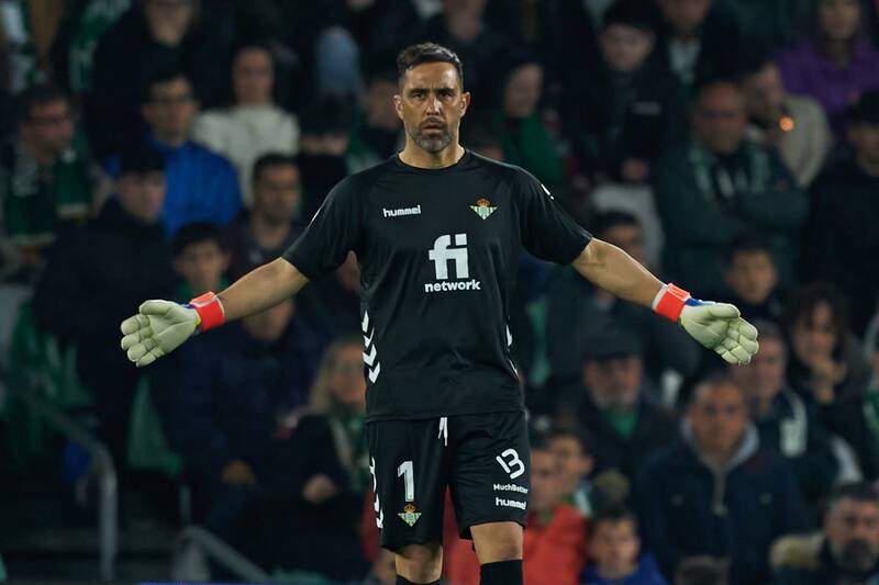 Claudio Bravo perdió la estelaridad en Real Betis. Foto: @RealBetis