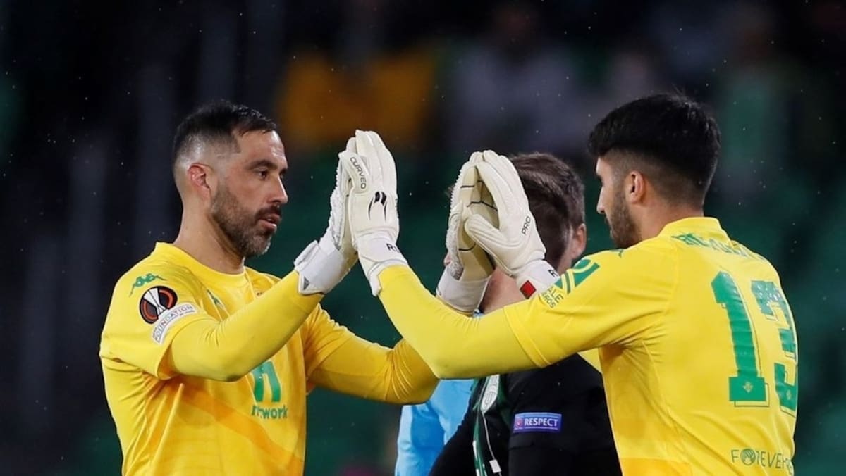 El meta luso podría dejar Betis y dejar su puesto de titular al arquero chileno.